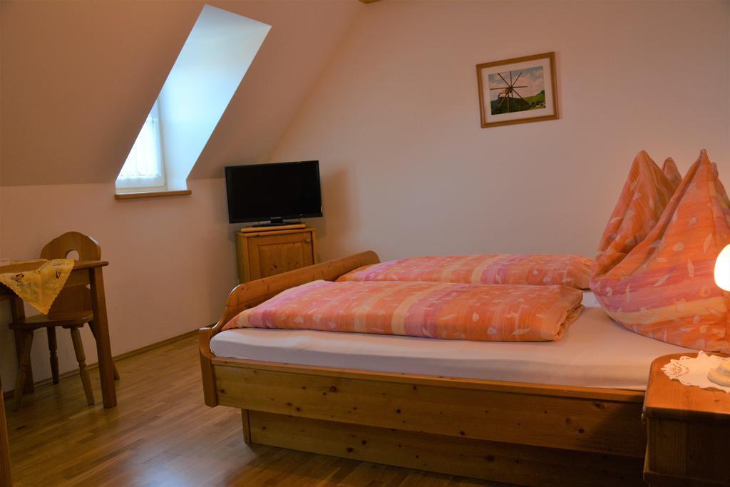 Villa Weingut Seiner Vlg. Kraxner à Greisdorf Extérieur photo